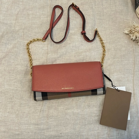Burberry CrossBody - Picture 1 of 3
